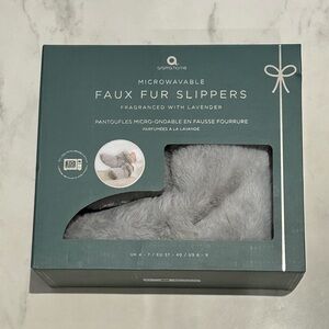 Lavender-Infused Faux Fur Slippers - Microwavable